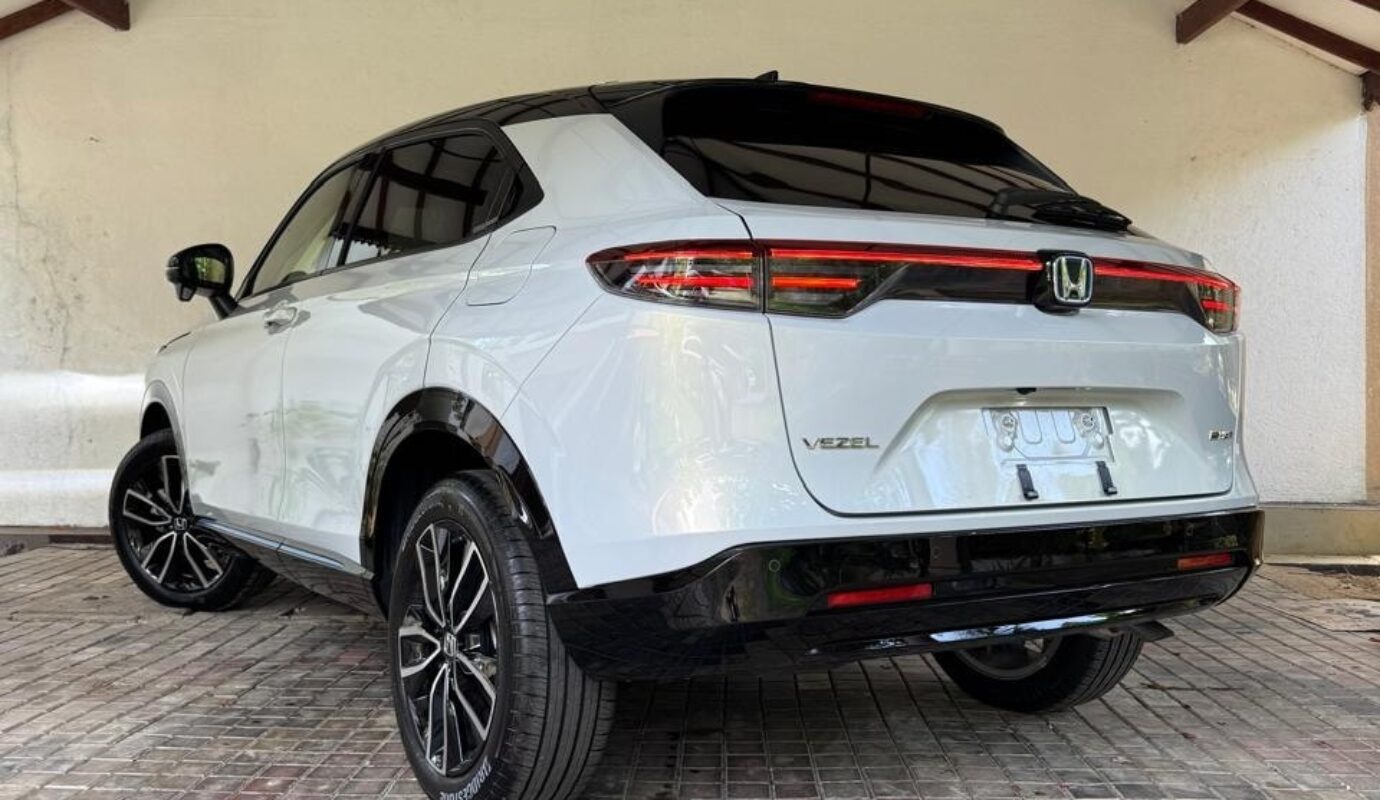 Honda Vezel Z Play – 2024