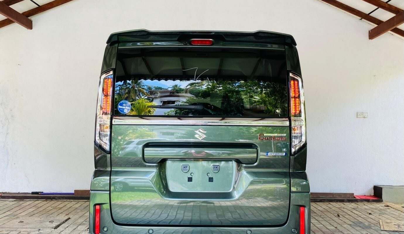 Suzuki Spacia Custom XS – 2024